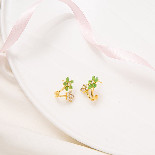 Delicate opal flowers stud earrings